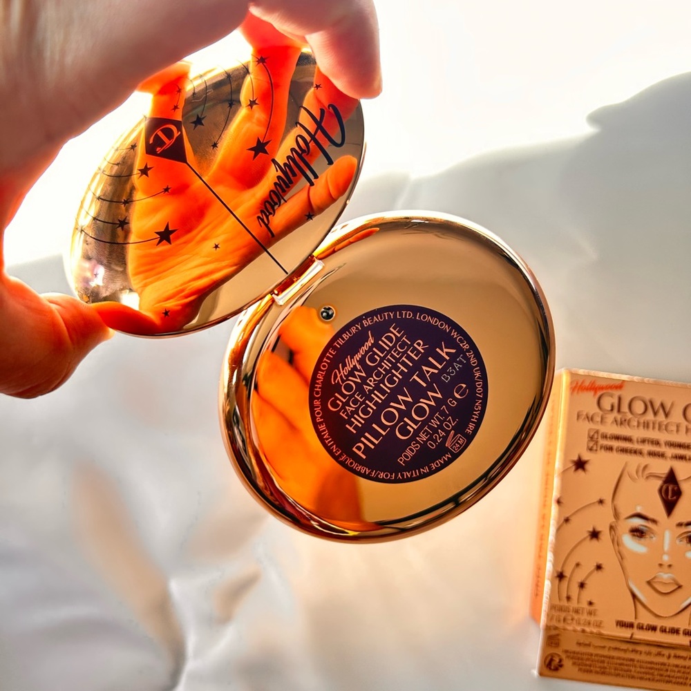 Charlotte Tilbury Glow Glide Highlighter - Picture 14 of 16
